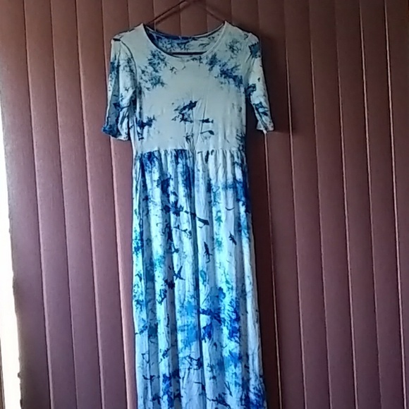 Adorable blue and white tye dye maxi dress. - Picture 2 of 5
